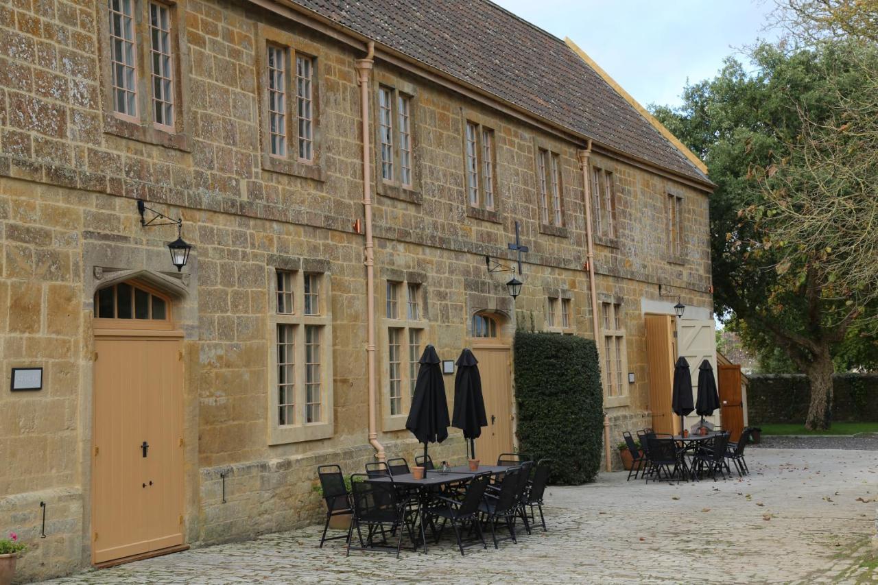 North Cadbury Court Coach Houses エクステリア 写真
