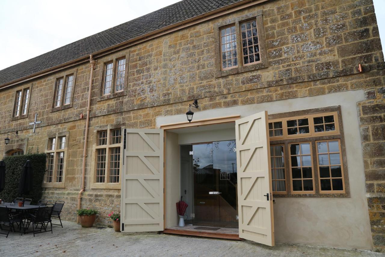 North Cadbury Court Coach Houses エクステリア 写真