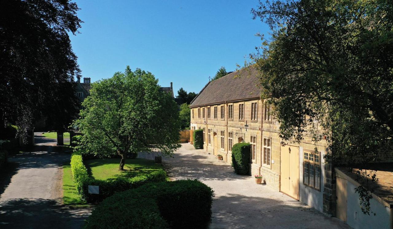 North Cadbury Court Coach Houses エクステリア 写真