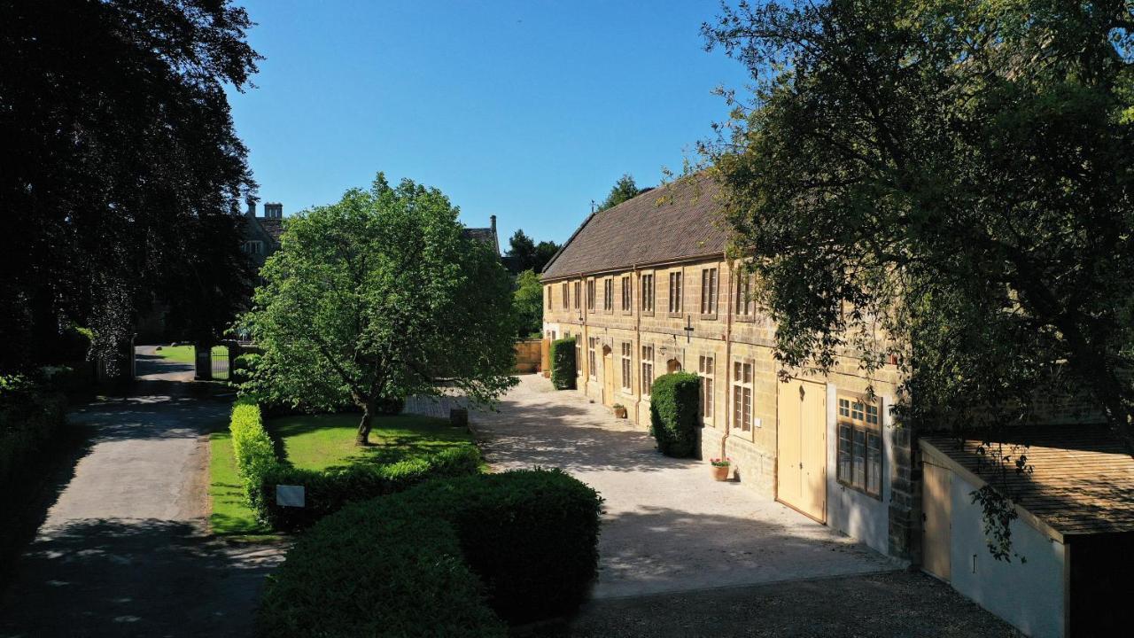 North Cadbury Court Coach Houses エクステリア 写真